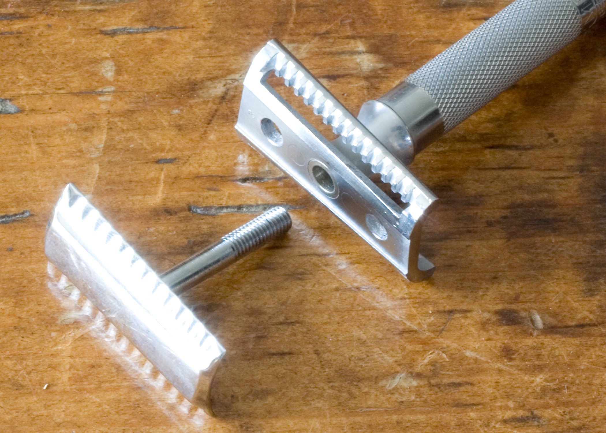 The Two Piece safety razor Design
